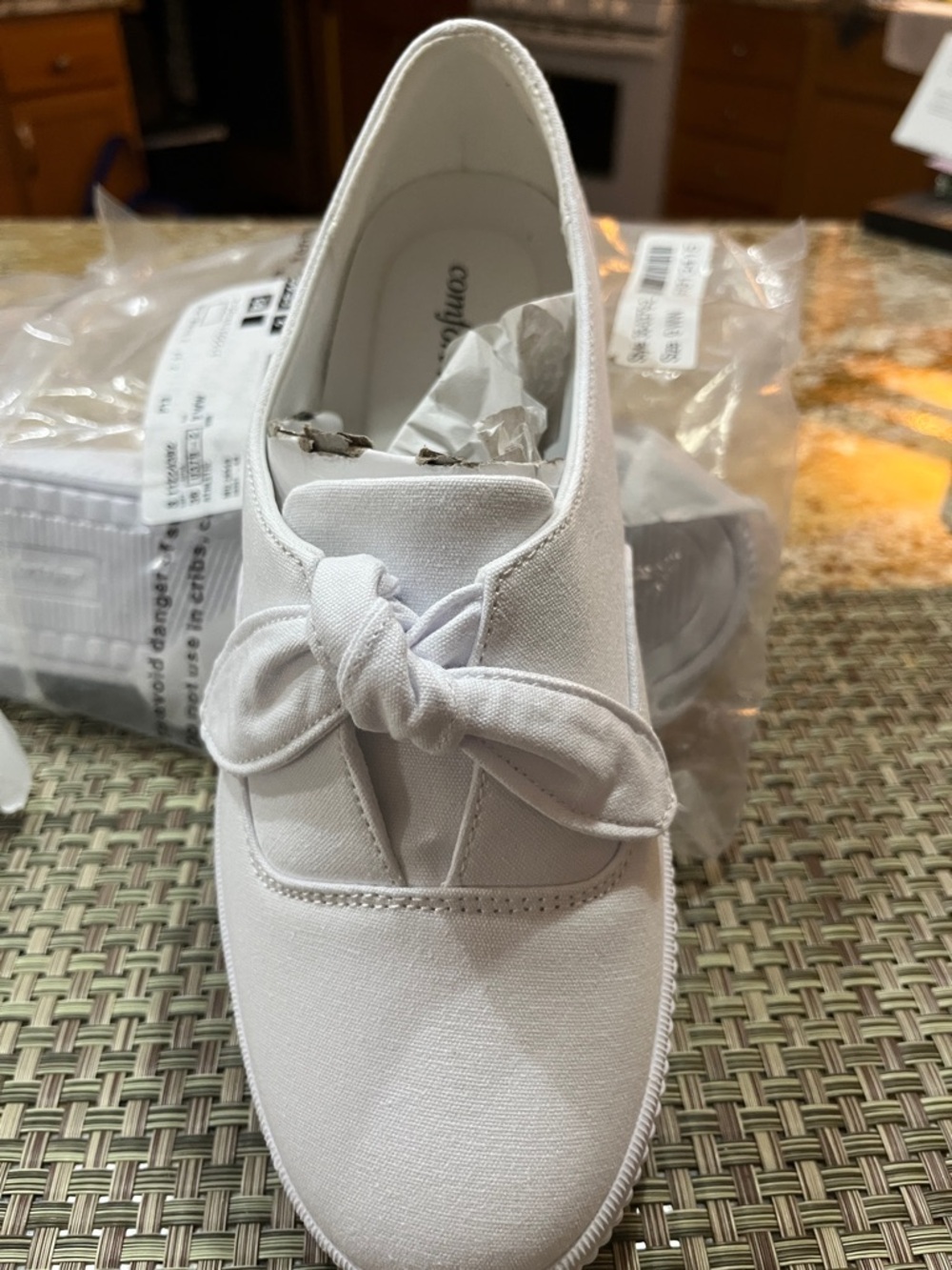 New white canvas slip on sneakers nwt